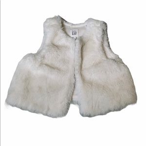 Gap Faux Fur Vest Size 18-14mo